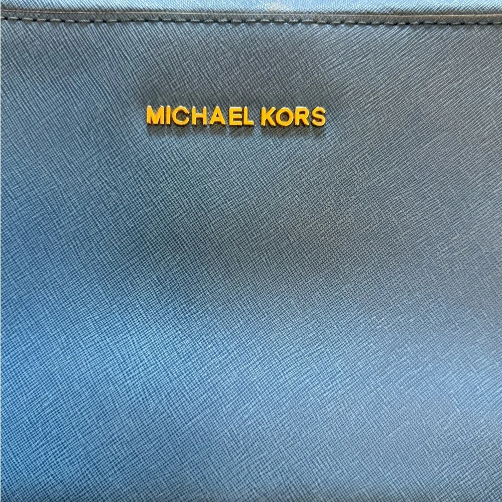 Michael Kors Vibrant Blue Crossbody Bag - Picture 3 of 10